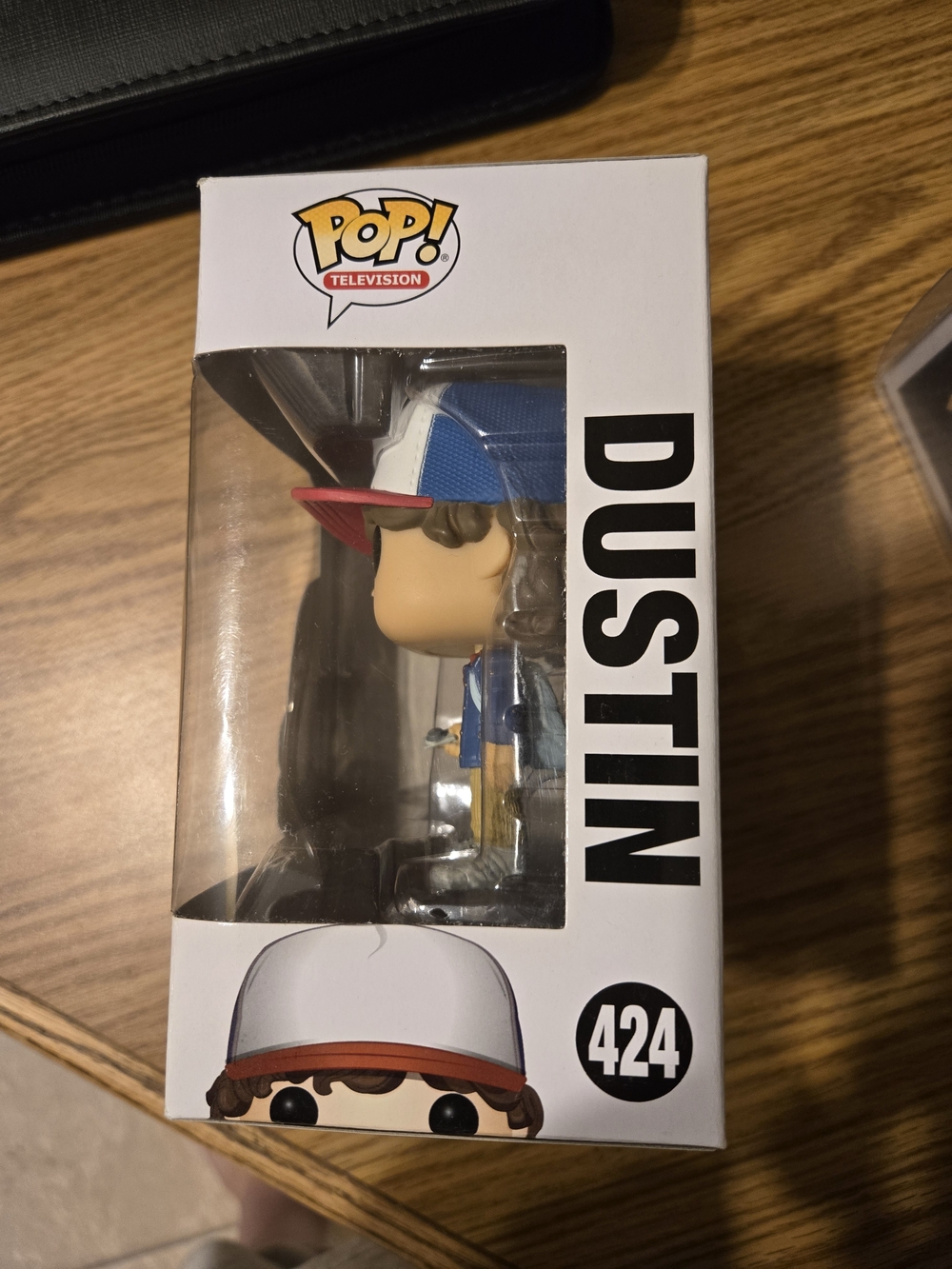 Funko Pop! Television Stranger Things #424 Dustin Henderson - Picture 2 of 7